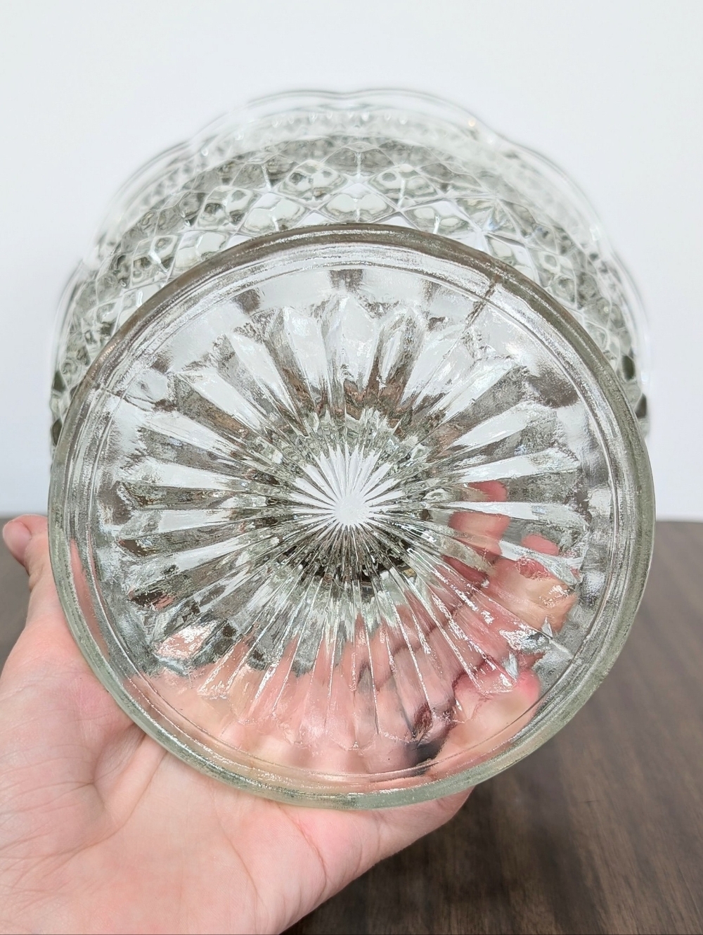 Vintage Anchor Hocking Wexford Pattern Footed Glass Salad Or Parfait Bowl - Picture 3 of 8